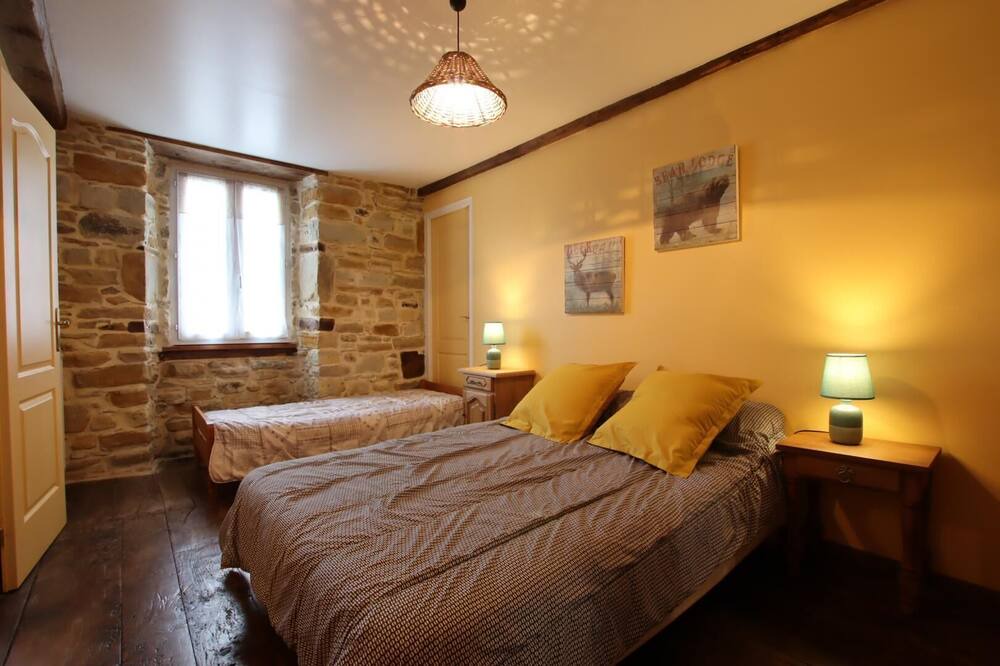 Photo of Bedroom in Estialescq