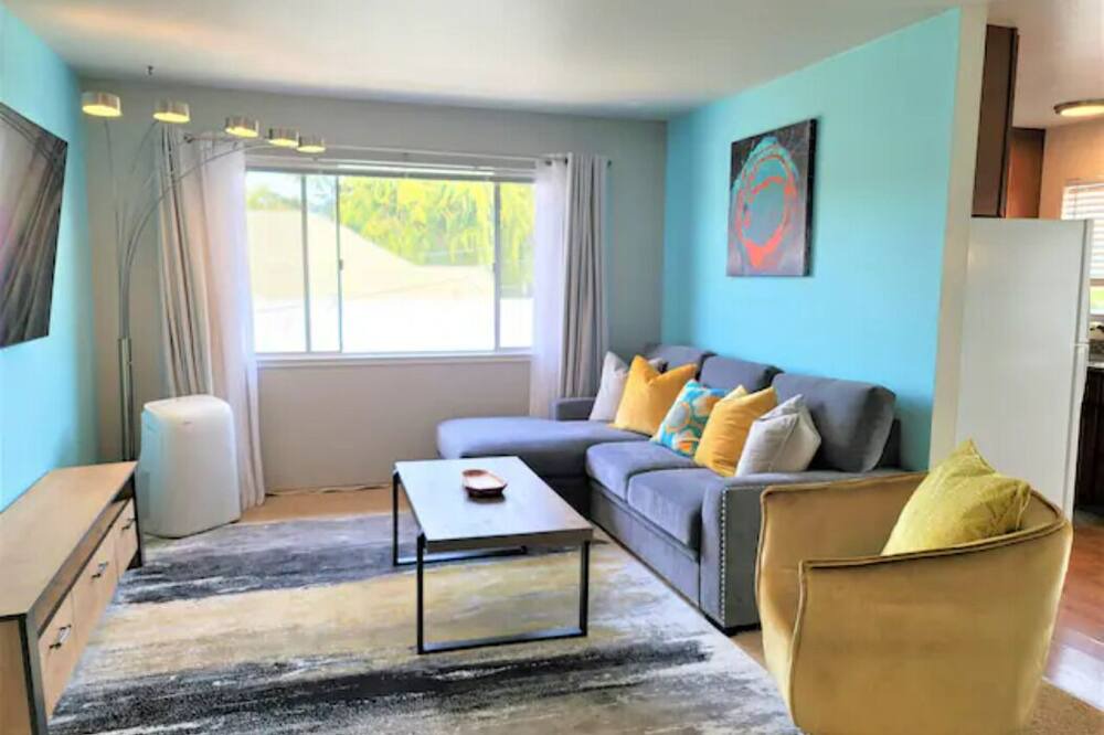 Photo of Livingroom in Old Mountain View