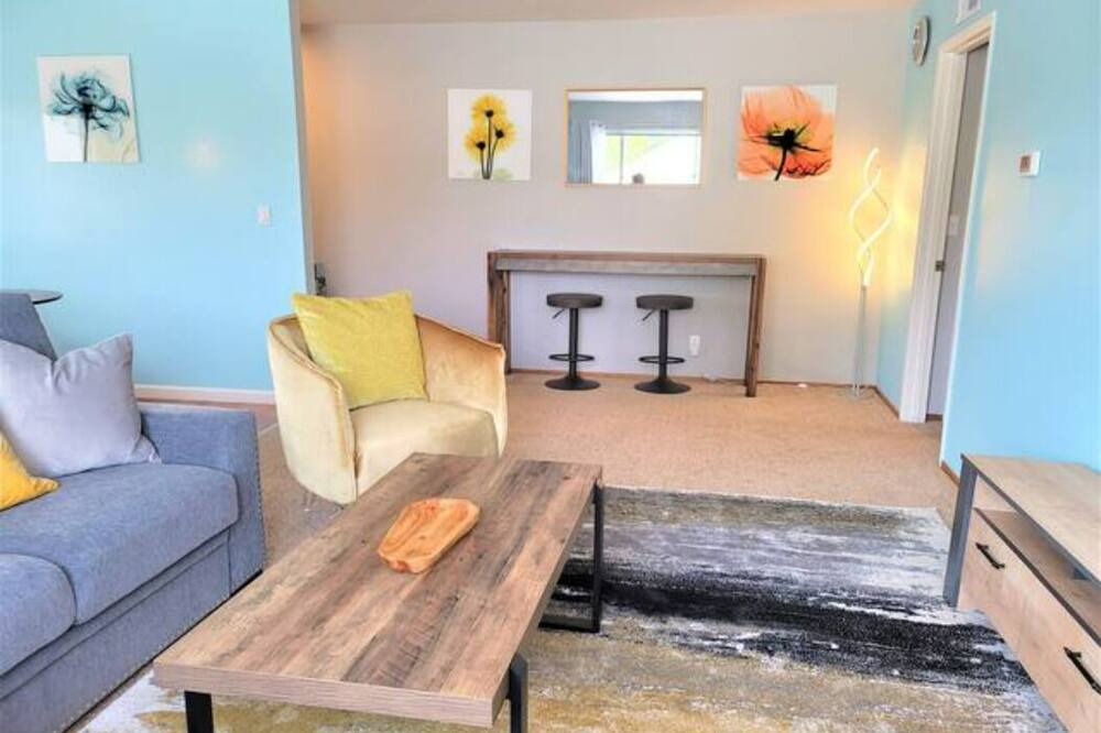 Photo of Livingroom in Old Mountain View