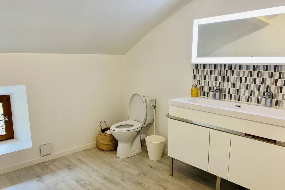 Photo of Bathroom in Albies
