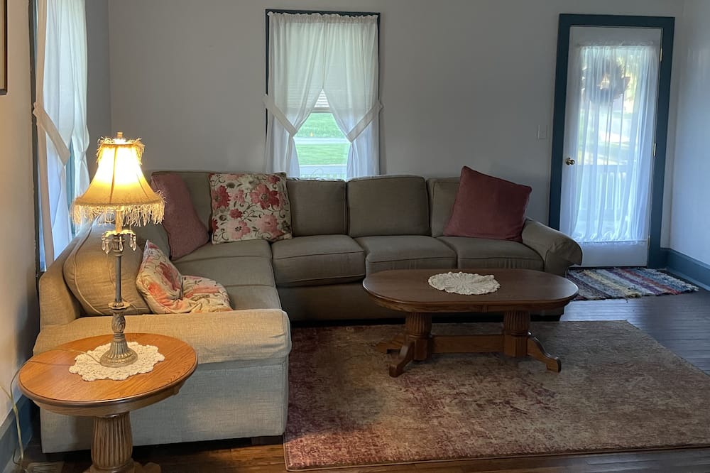 Photo of Livingroom in Tylersburg