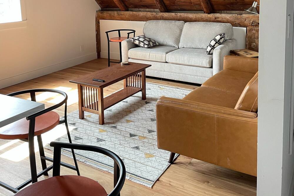 Photo of Livingroom in Prince Edward