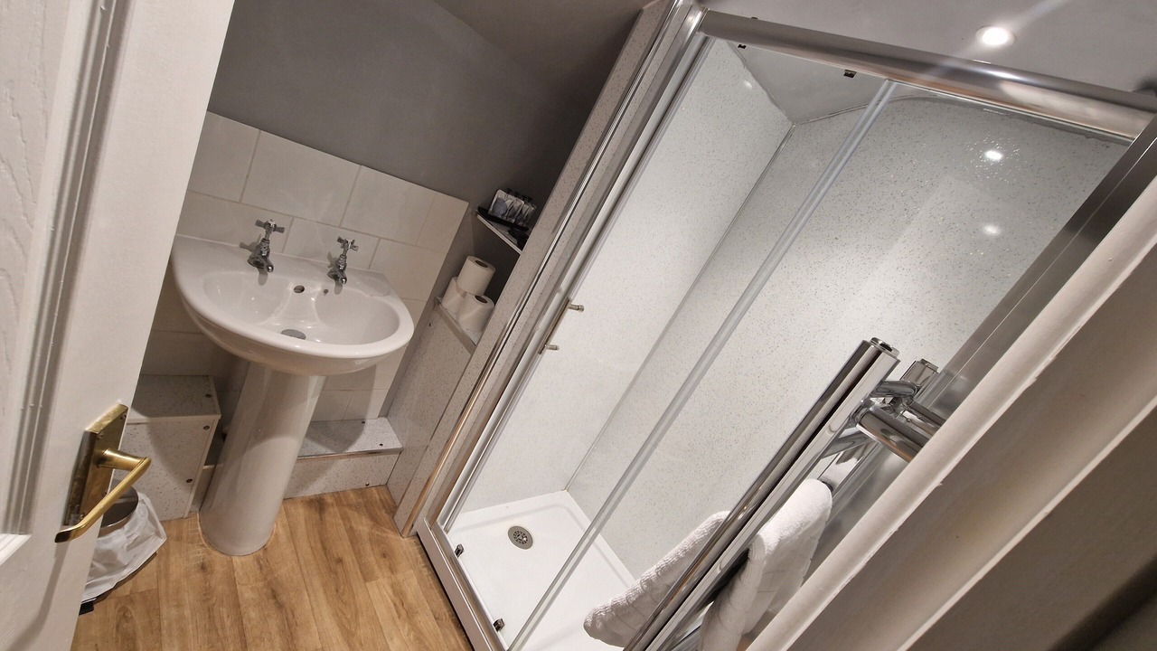 Photo of Bathroom in Lechlade