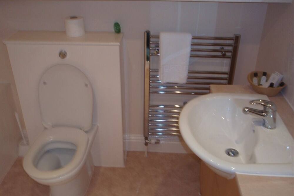 Photo of Bathroom in Barns Green