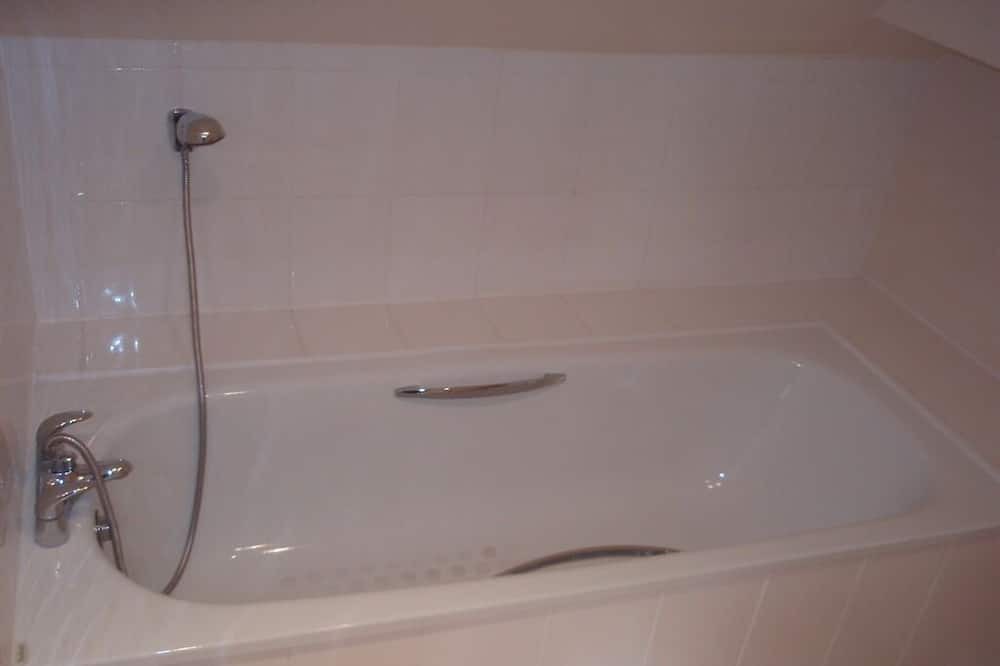 Photo of Bathroom in Barns Green