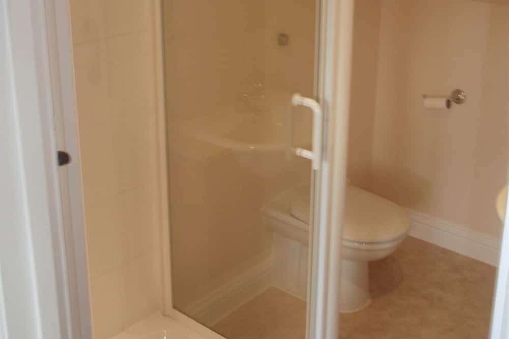 Photo of Bathroom in Barns Green