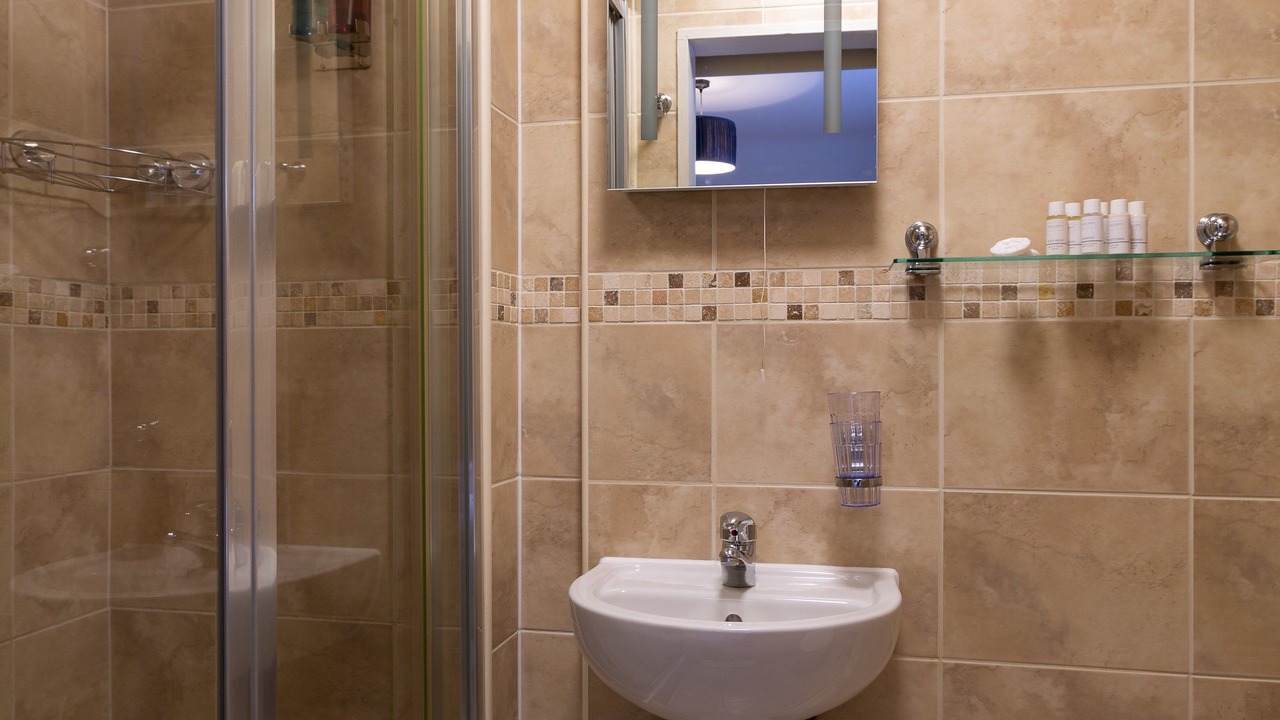 Photo of Bathroom in South Warnborough