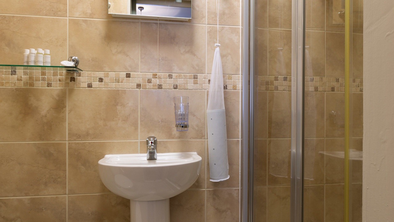 Photo of Bathroom in South Warnborough