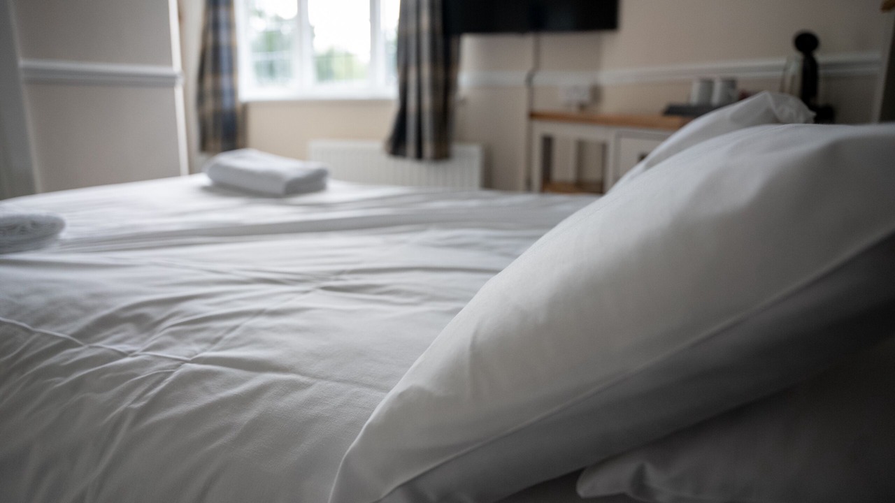 Photo of Bedroom in Lingfield