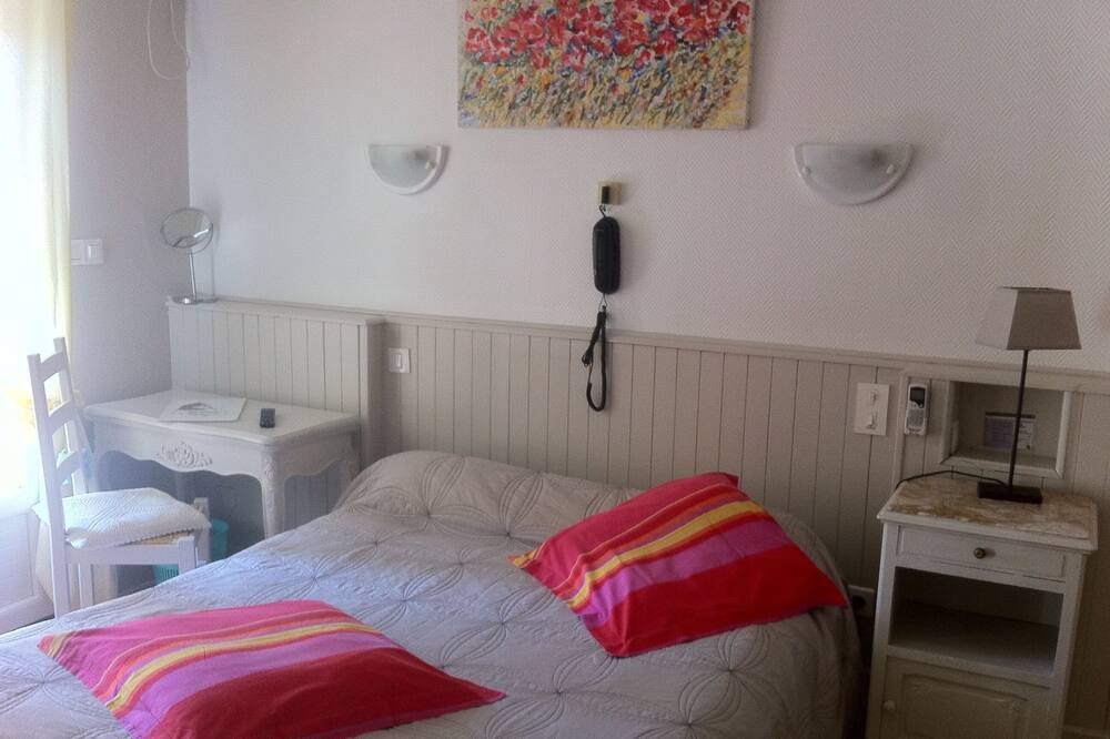 Photo of Bedroom in Caussade