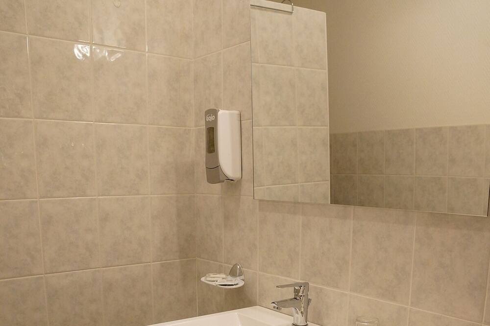 Photo of Bathroom in Caussade