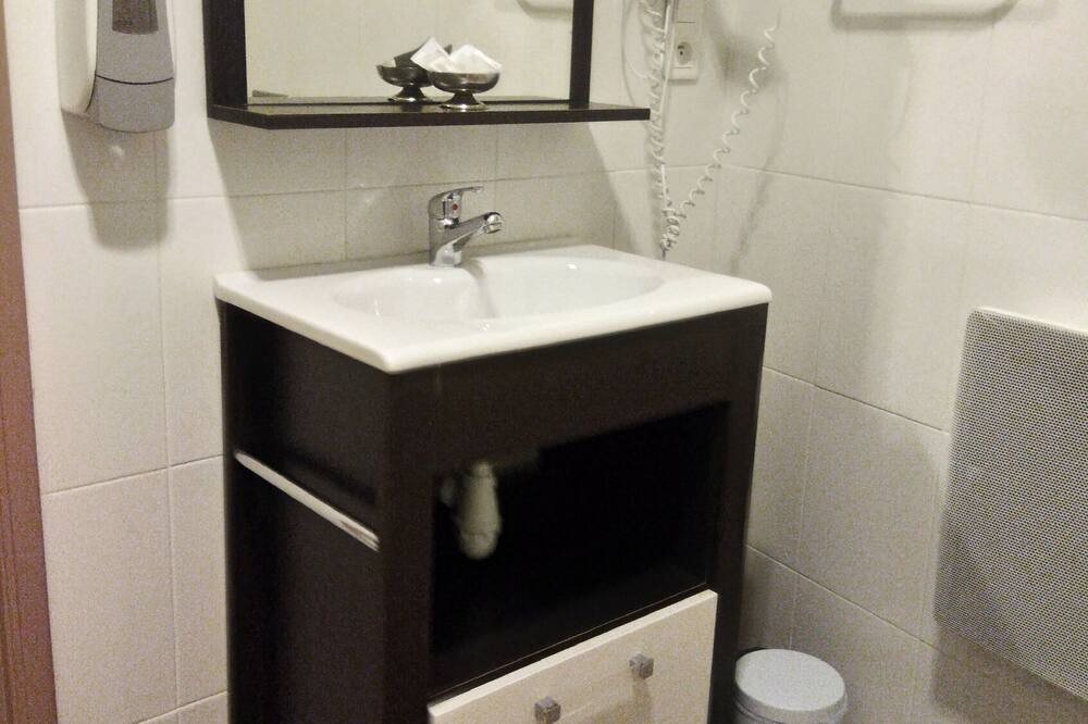 Photo of Bathroom in Caussade