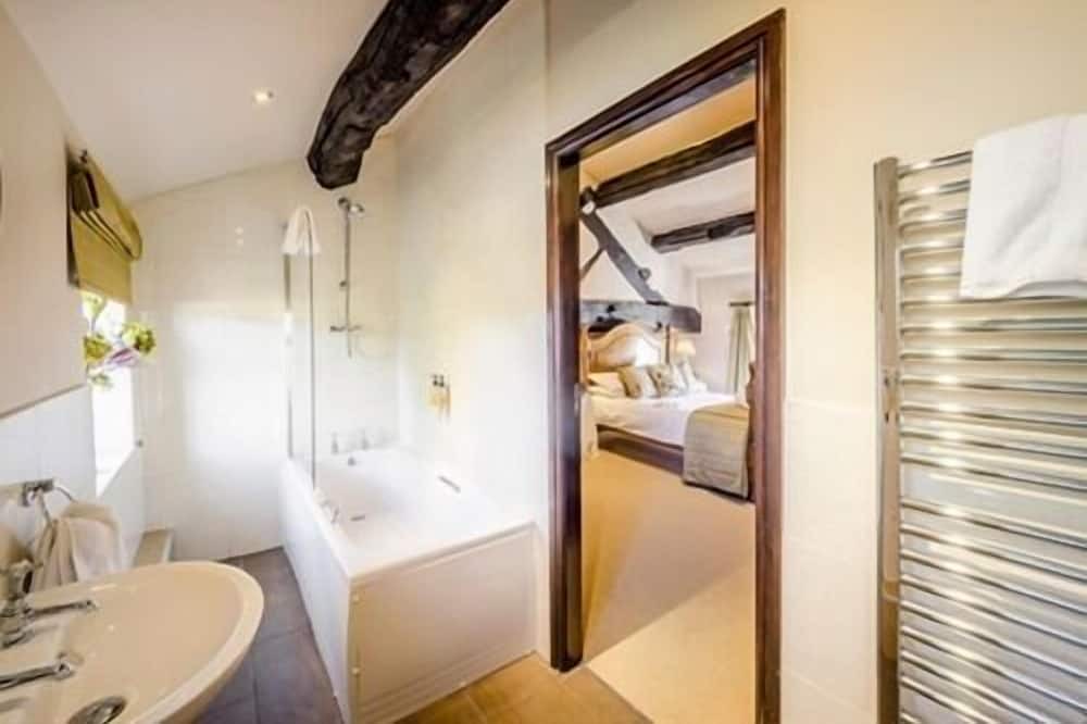 Photo of Bathroom in Grange Moor