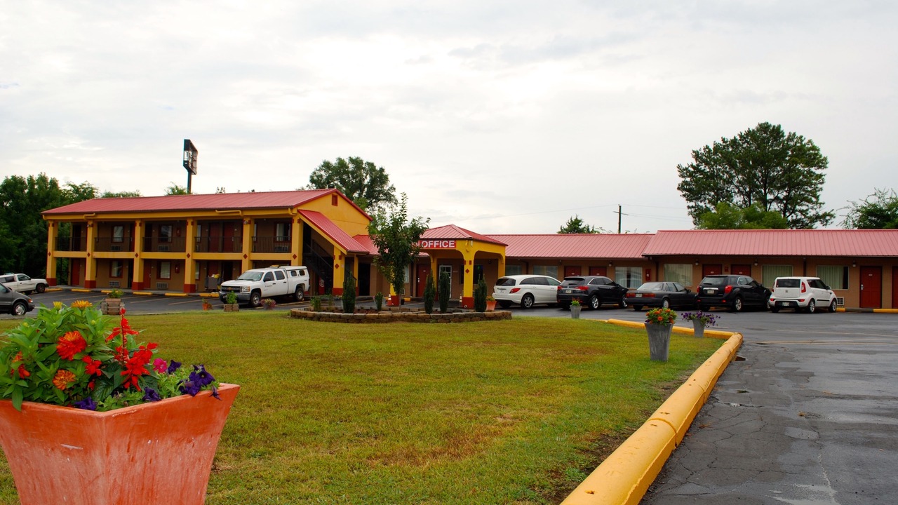 Photo of Outdoor in Calhoun