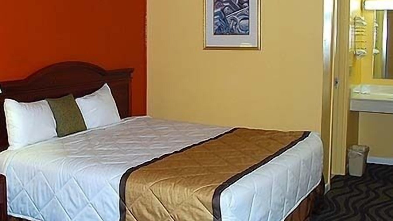 Photo of Bedroom in Calhoun