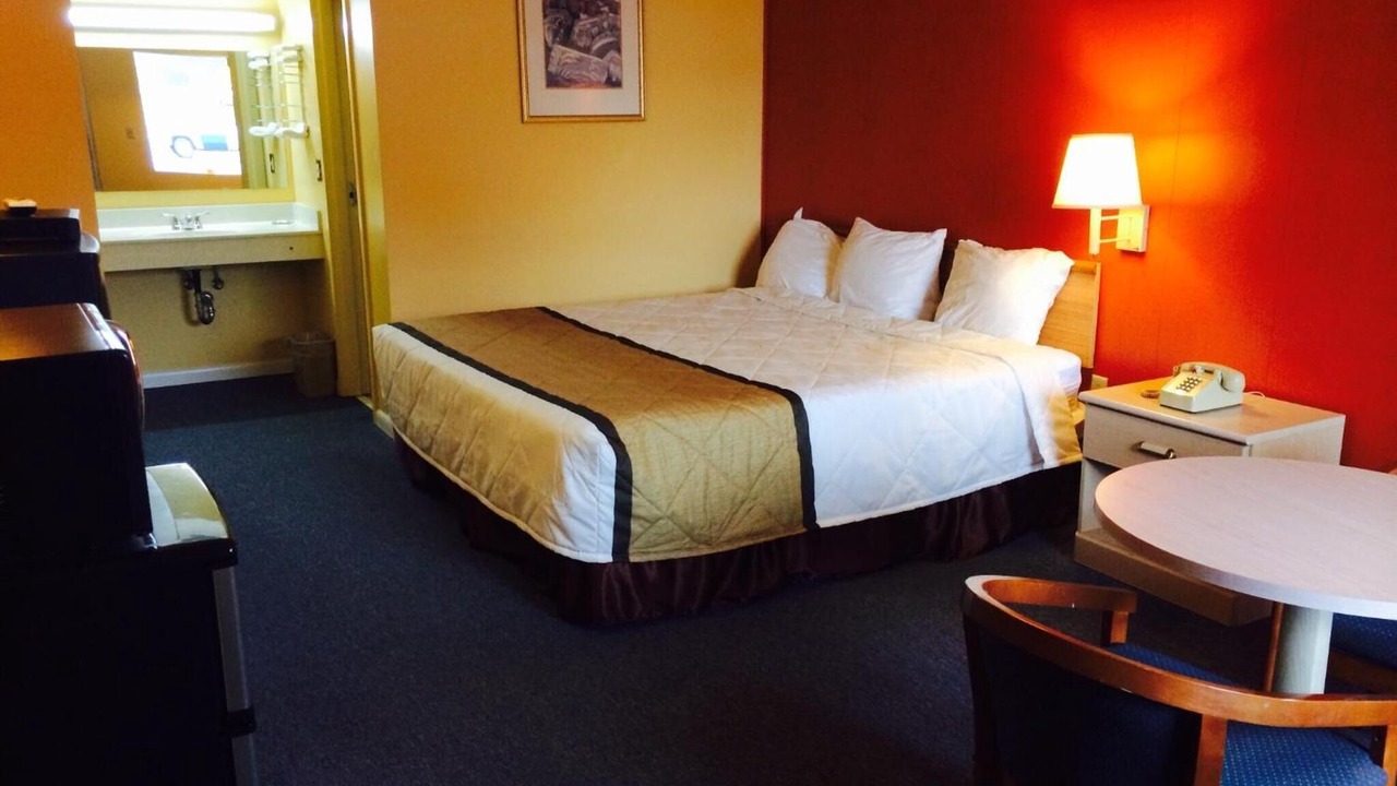 Photo of Others in Calhoun