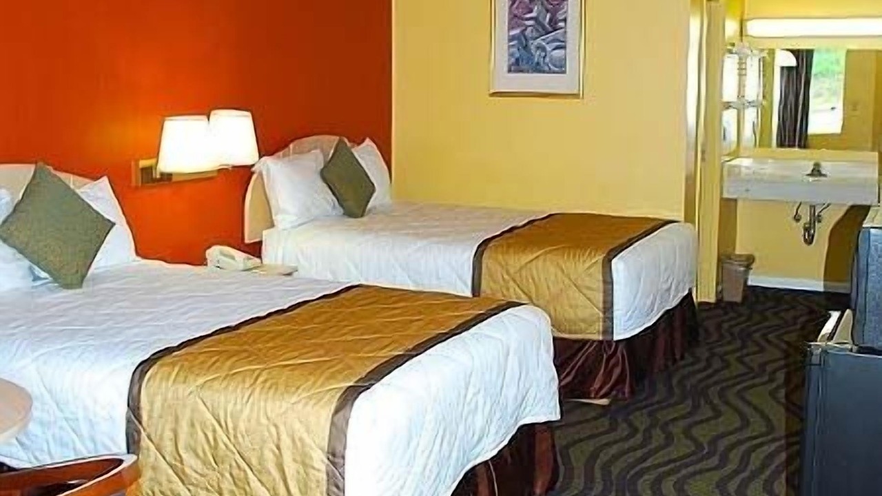 Photo of Bedroom in Calhoun