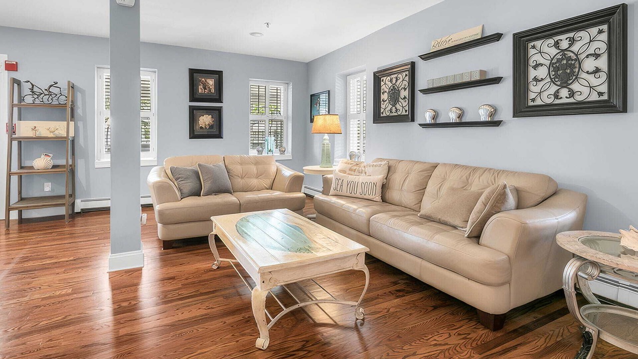 Photo of Others in Wall