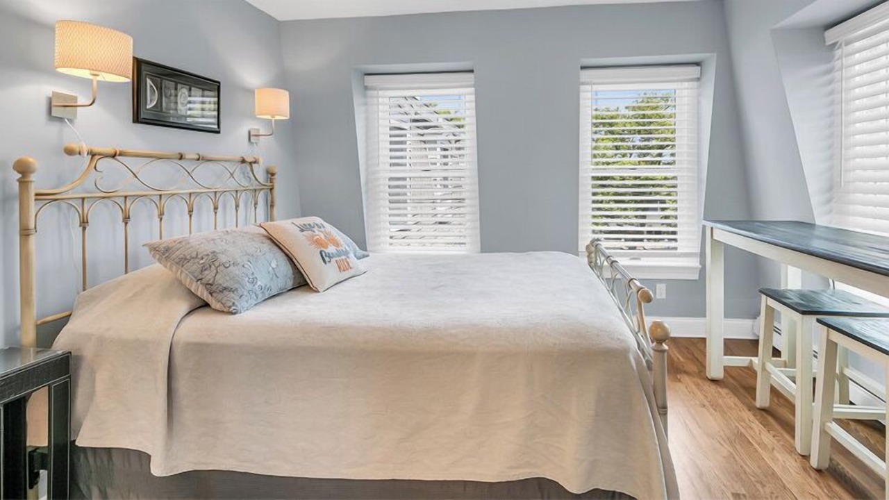 Photo of Bedroom in Wall