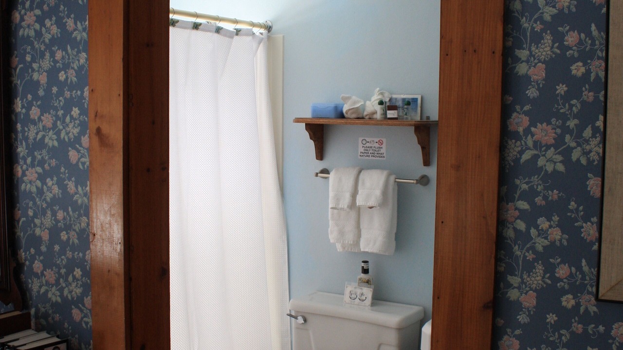 Photo of Bathroom in North Sutton