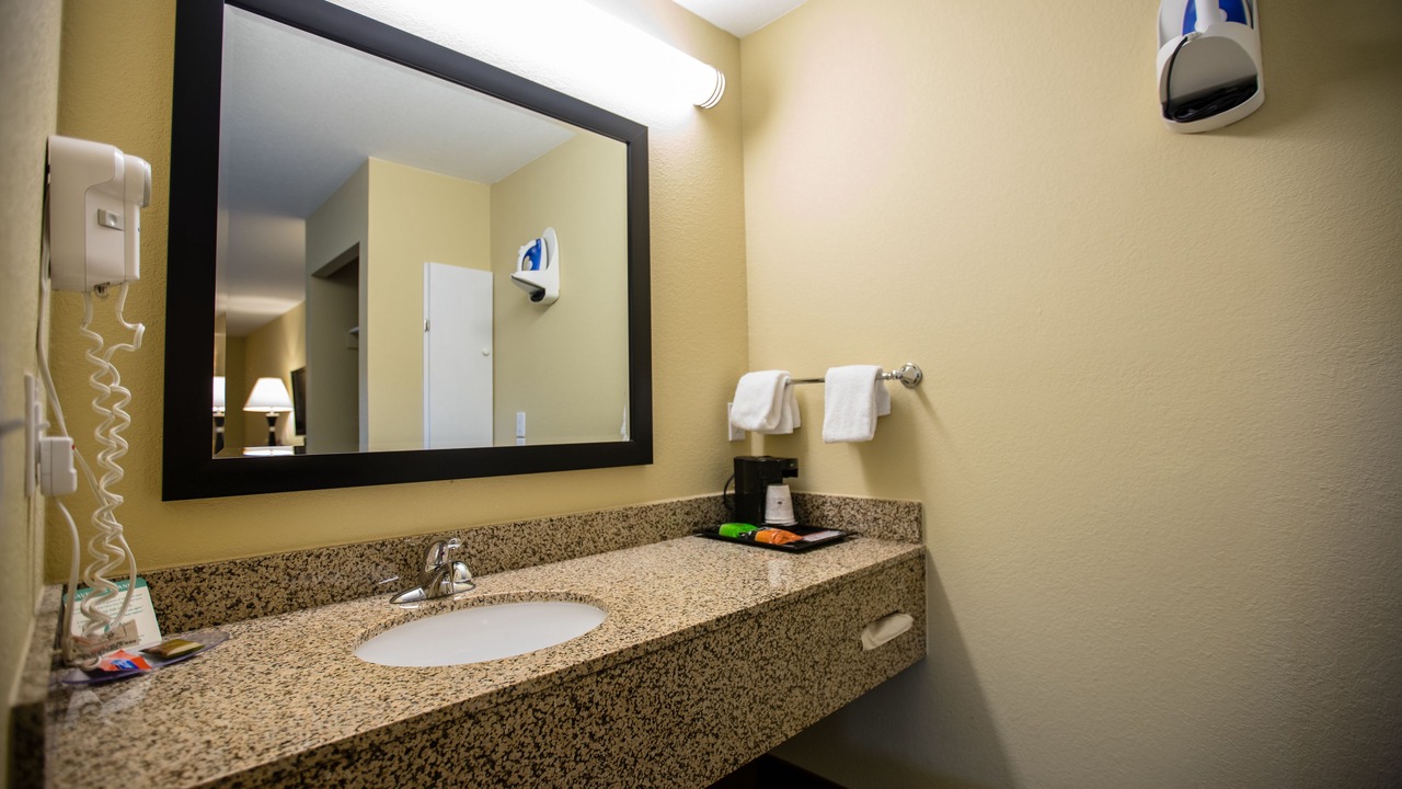 Photo of Bathroom in Kuttawa