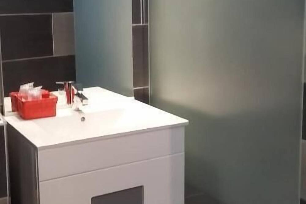 Photo of Bathroom in Saint-Chely-du-Tarn