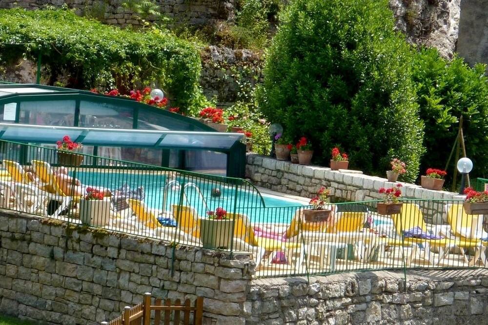 Photo of Outdoor in Saint-Chely-du-Tarn