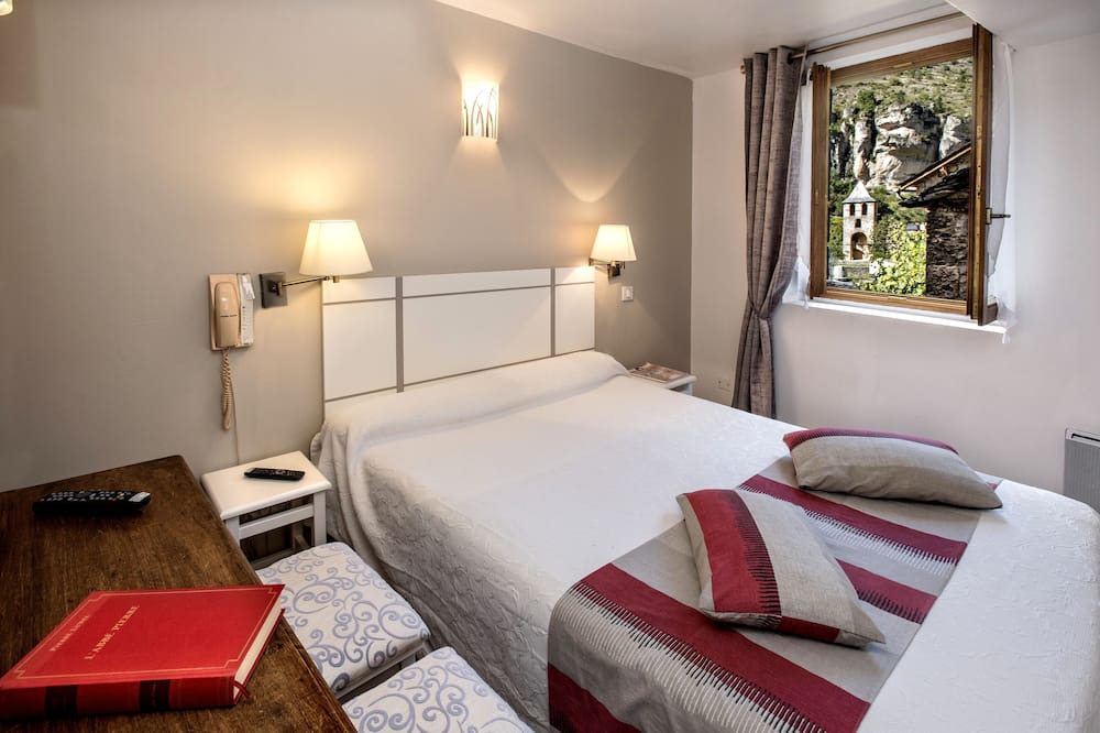 Photo of Bedroom in Saint-Chely-du-Tarn