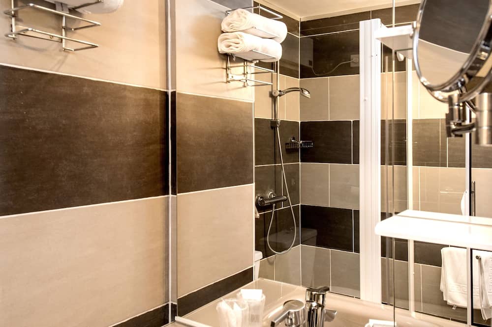 Photo of Bathroom in Saint-Chely-du-Tarn