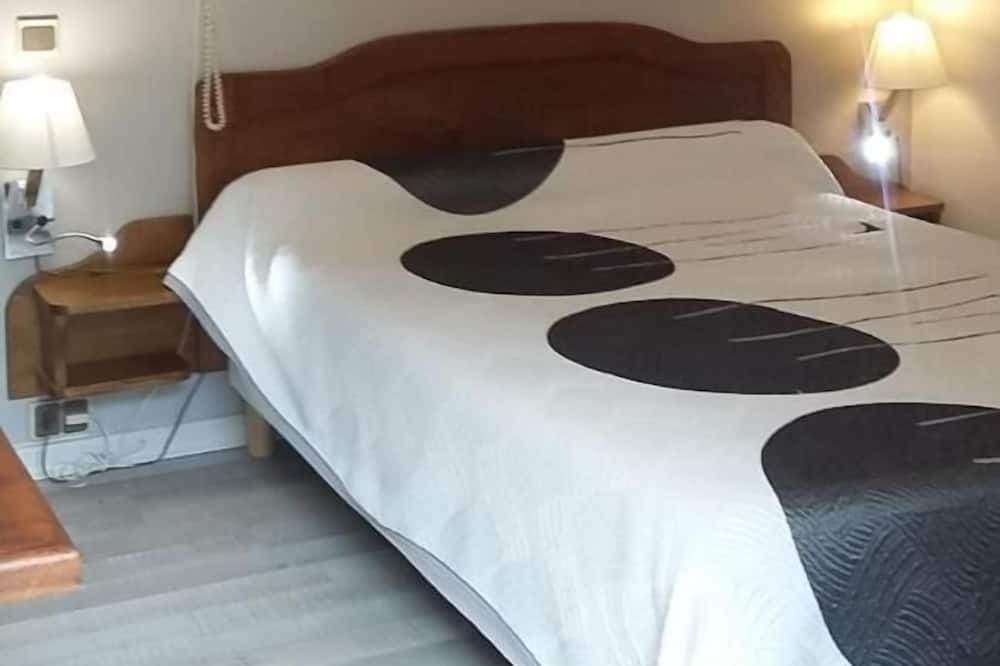 Photo of Bedroom in Saint-Chely-du-Tarn