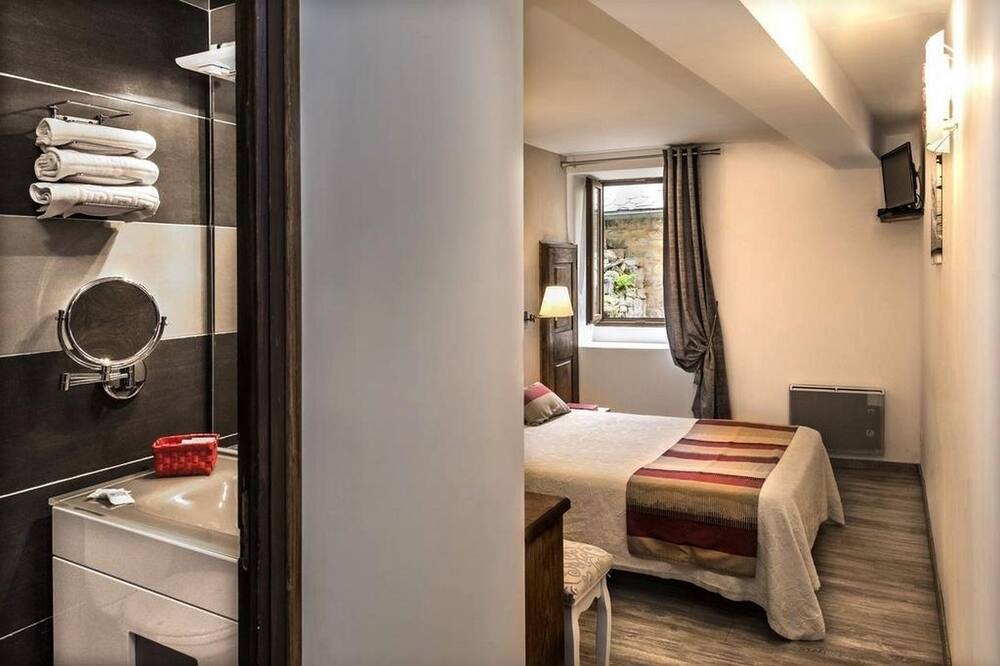 Photo of Bedroom in Saint-Chely-du-Tarn