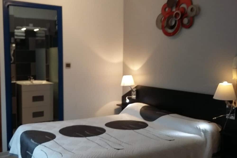 Photo of Bedroom in Saint-Chely-du-Tarn