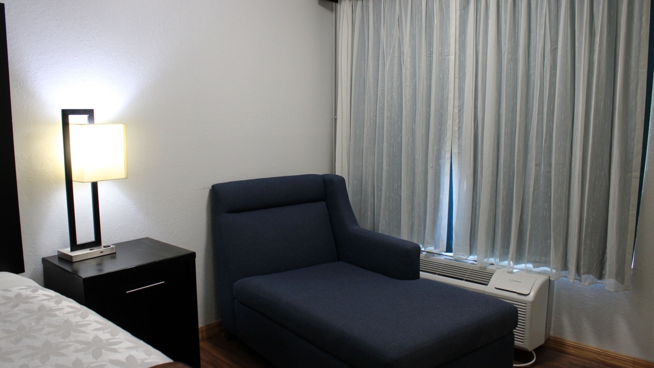Photo of Bedroom in City Center Medford
