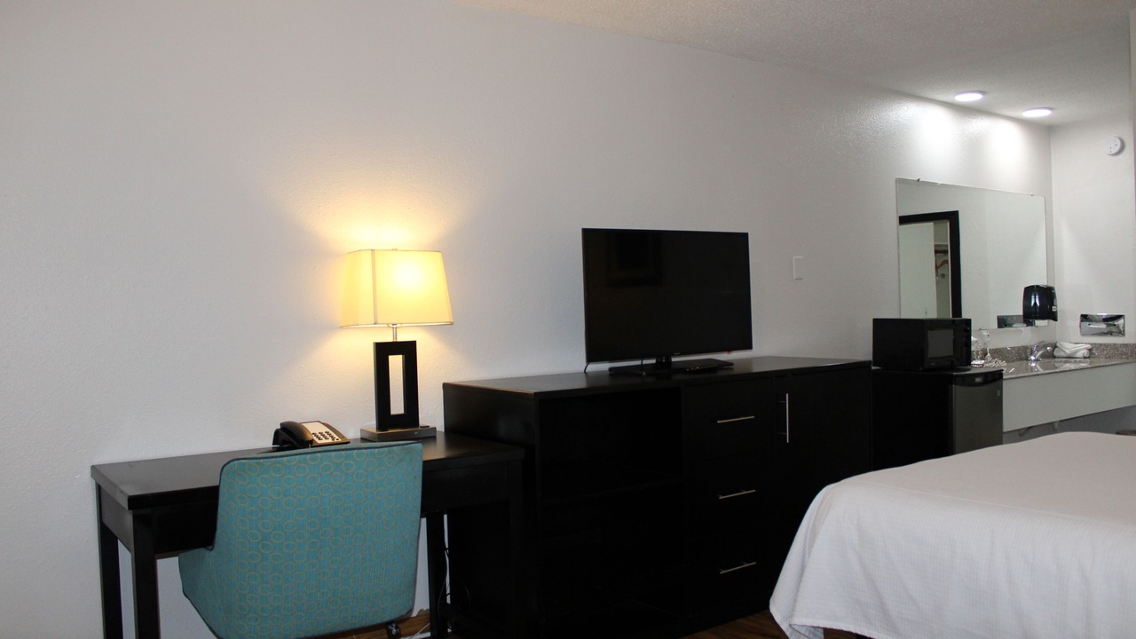 Photo of Bedroom in City Center Medford