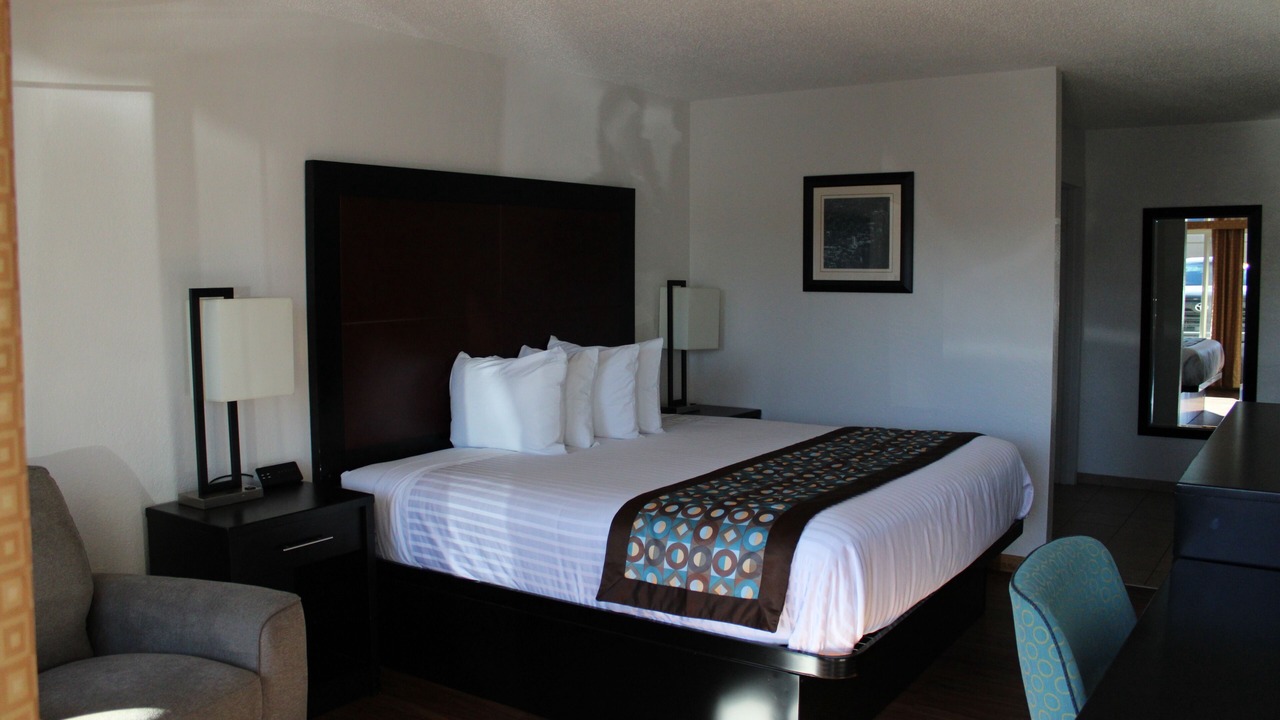 Photo of Bedroom in City Center Medford