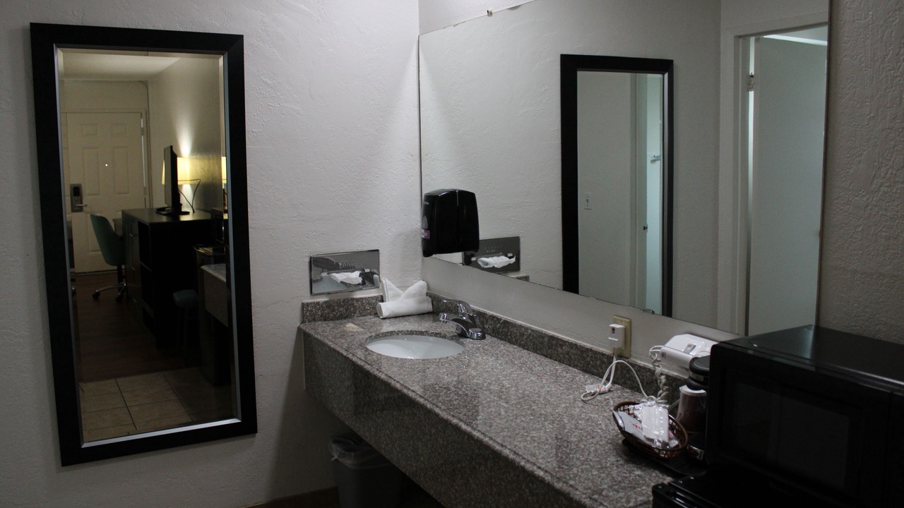 Photo of Bedroom in City Center Medford