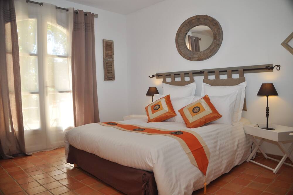 Photo of Bedroom in Saint-Maximin-la-Sainte-Baume