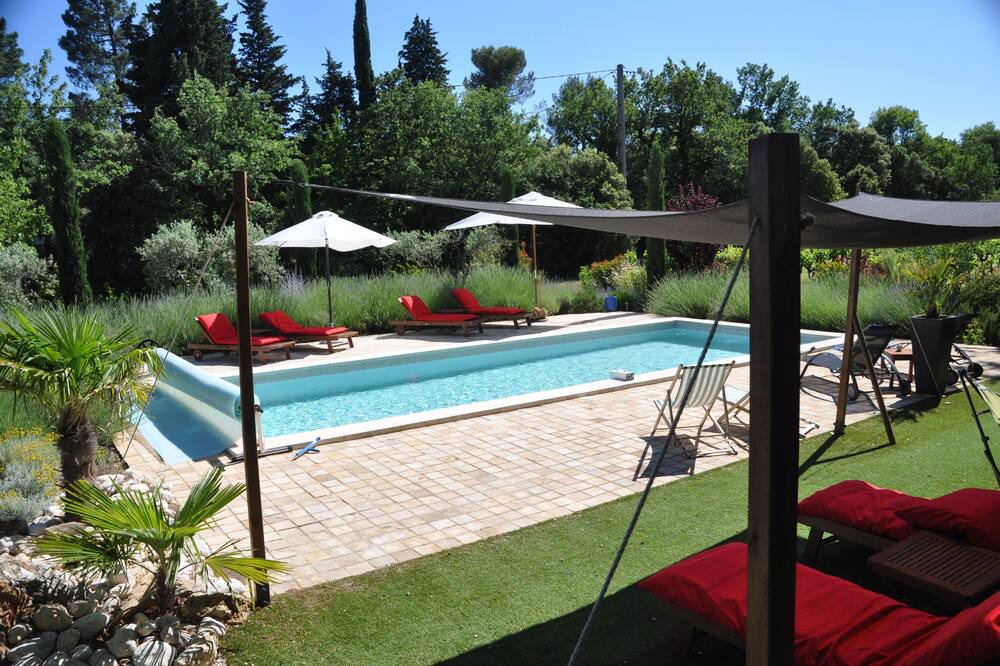 Photo of Outdoor in Saint-Maximin-la-Sainte-Baume