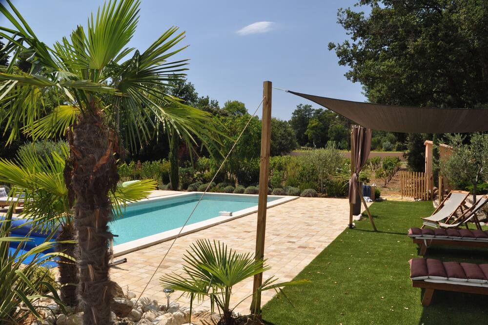 Photo of Outdoor in Saint-Maximin-la-Sainte-Baume