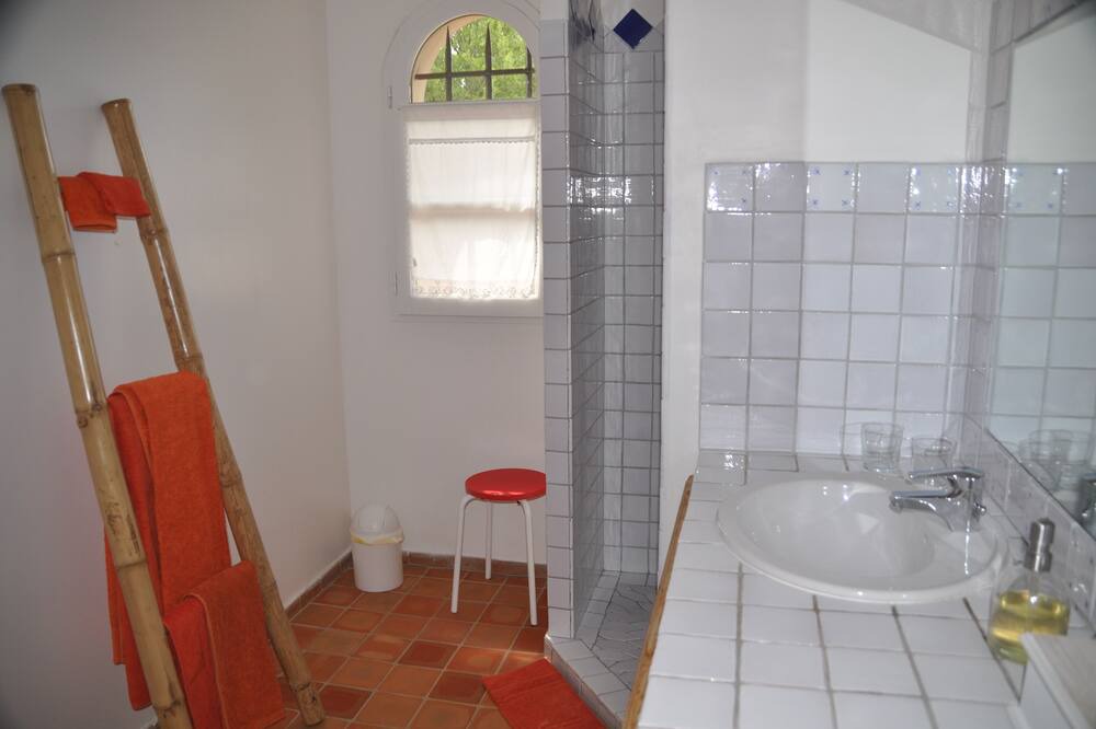 Photo of Bathroom in Saint-Maximin-la-Sainte-Baume