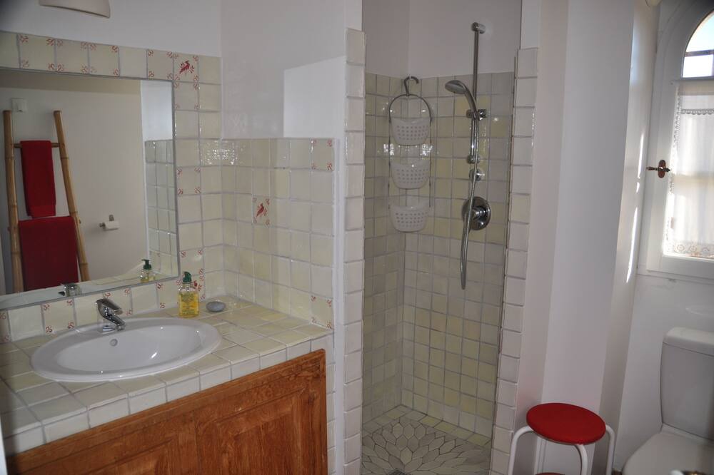 Photo of Bathroom in Saint-Maximin-la-Sainte-Baume