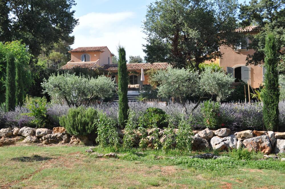 Photo of Outdoor in Saint-Maximin-la-Sainte-Baume