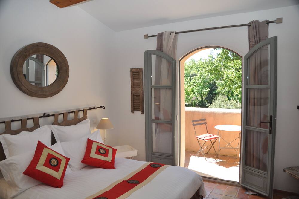 Photo of Bedroom in Saint-Maximin-la-Sainte-Baume