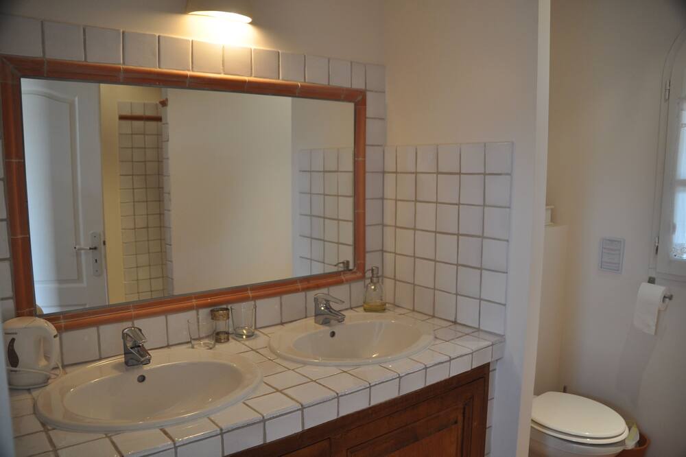 Photo of Bathroom in Saint-Maximin-la-Sainte-Baume