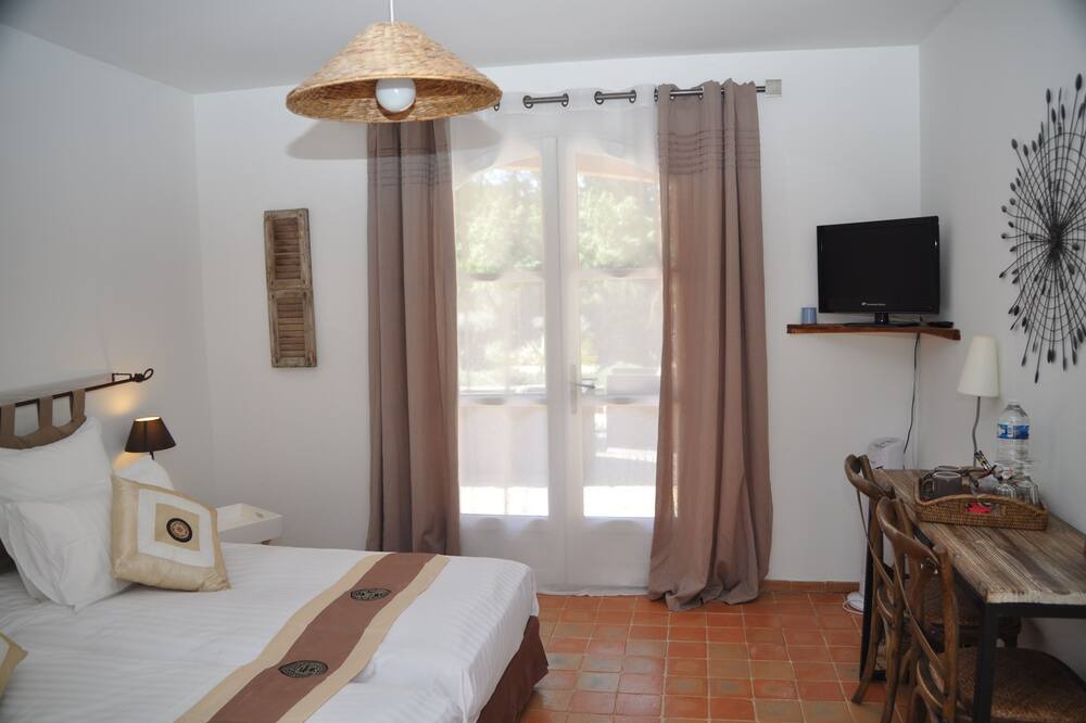 Photo of Bedroom in Saint-Maximin-la-Sainte-Baume