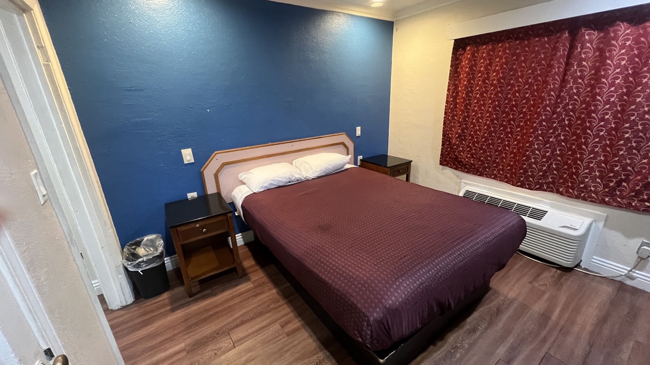 Photo of Bedroom in Oakland