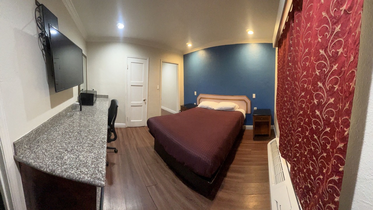 Photo of Bedroom in Oakland