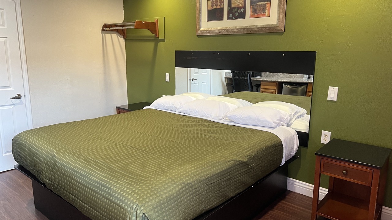 Photo of Bedroom in Oakland