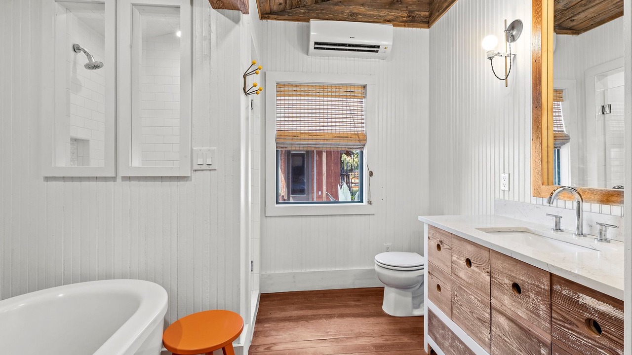 Photo of Bathroom in Comfort