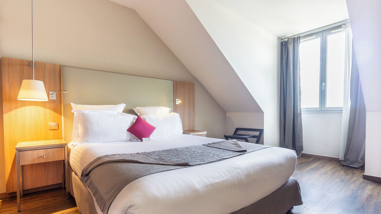 Photo of Bedroom in Roissy-en-France